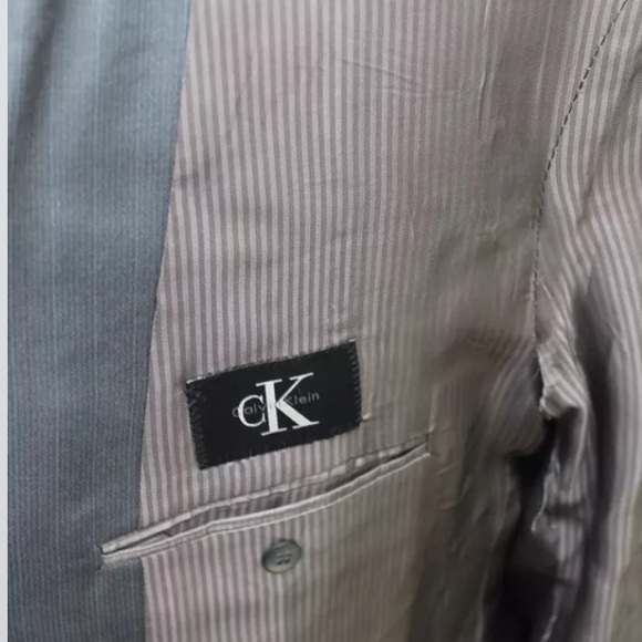 CK Calvin Klein Men Blazer Gray Pin Stripe 100% Wool 3 Buttons 48R Canada - Picture 2 of 9